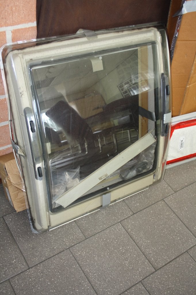 Knaus   Weinsberg remis  gebruikte dakluik kap 43R-001860, Caravans en Kamperen, Camper-accessoires, Gebruikt, Knaus, Info@knaus.com