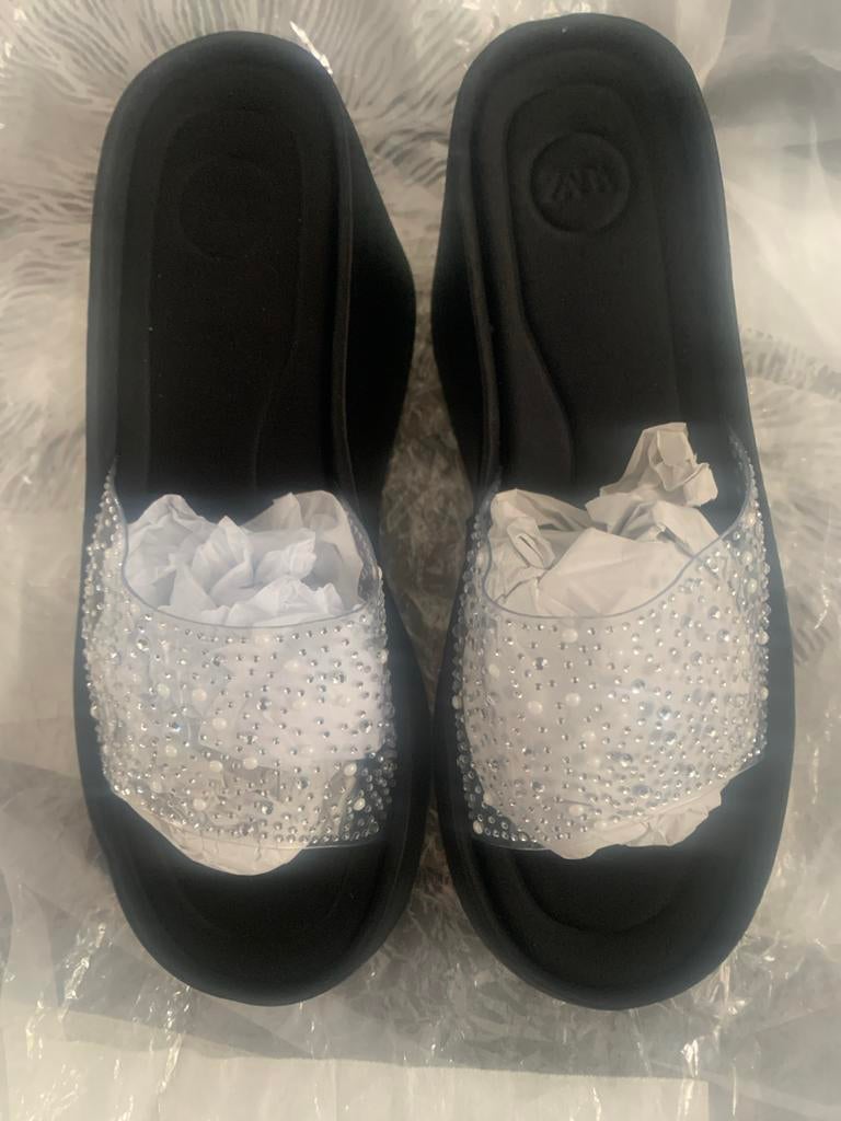 Mooie Zara dames slippers maat 39, Ophalen of Verzenden, Nieuw, Zwart, Slippers