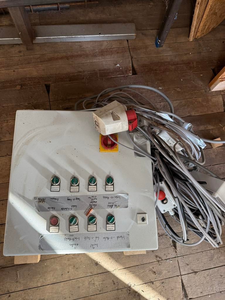 Te koop pneumatische elektrische onderdelen, 100 liter of meer, Ophalen, Zo goed als nieuw