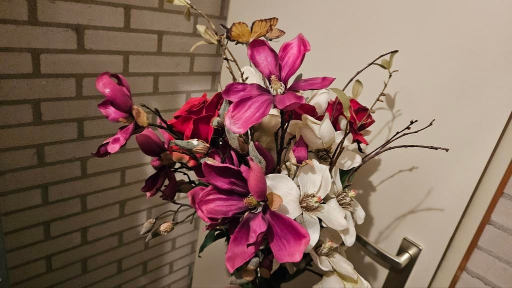 Zijde bloemen boeket met vlinders, Ophalen of Verzenden