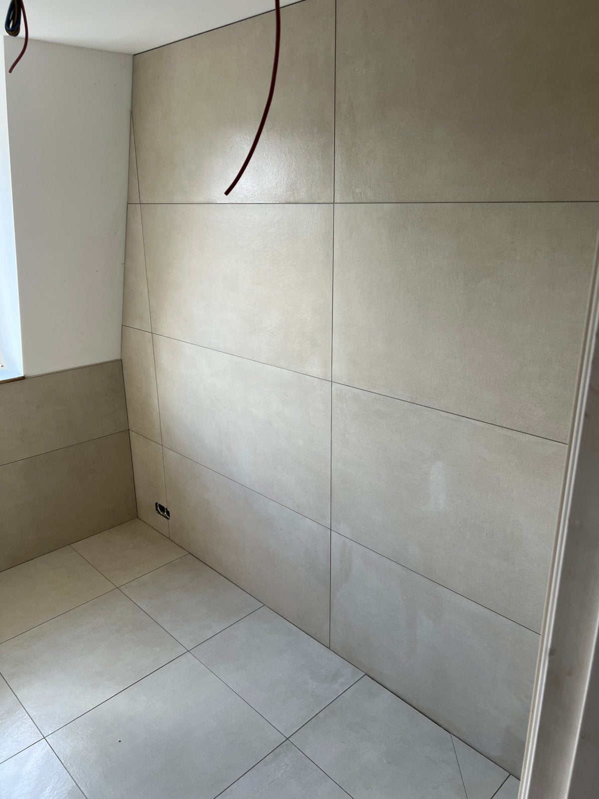 Tegelzetter badkamer klaar vanaf 800€ incl lijm en voeg, Ophalen of Verzenden