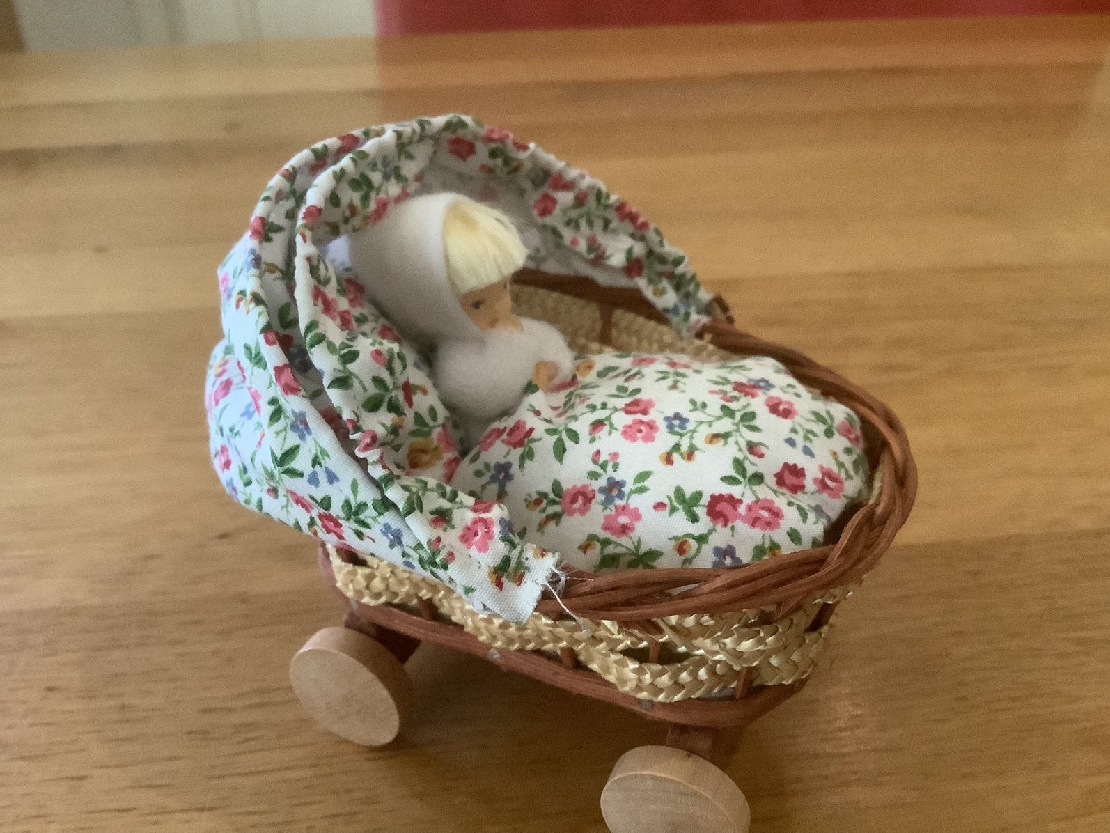 Kathe Kruse poppenwagentje met Kathe Kruse popje., Ophalen of Verzenden, Zo goed als nieuw, Pop