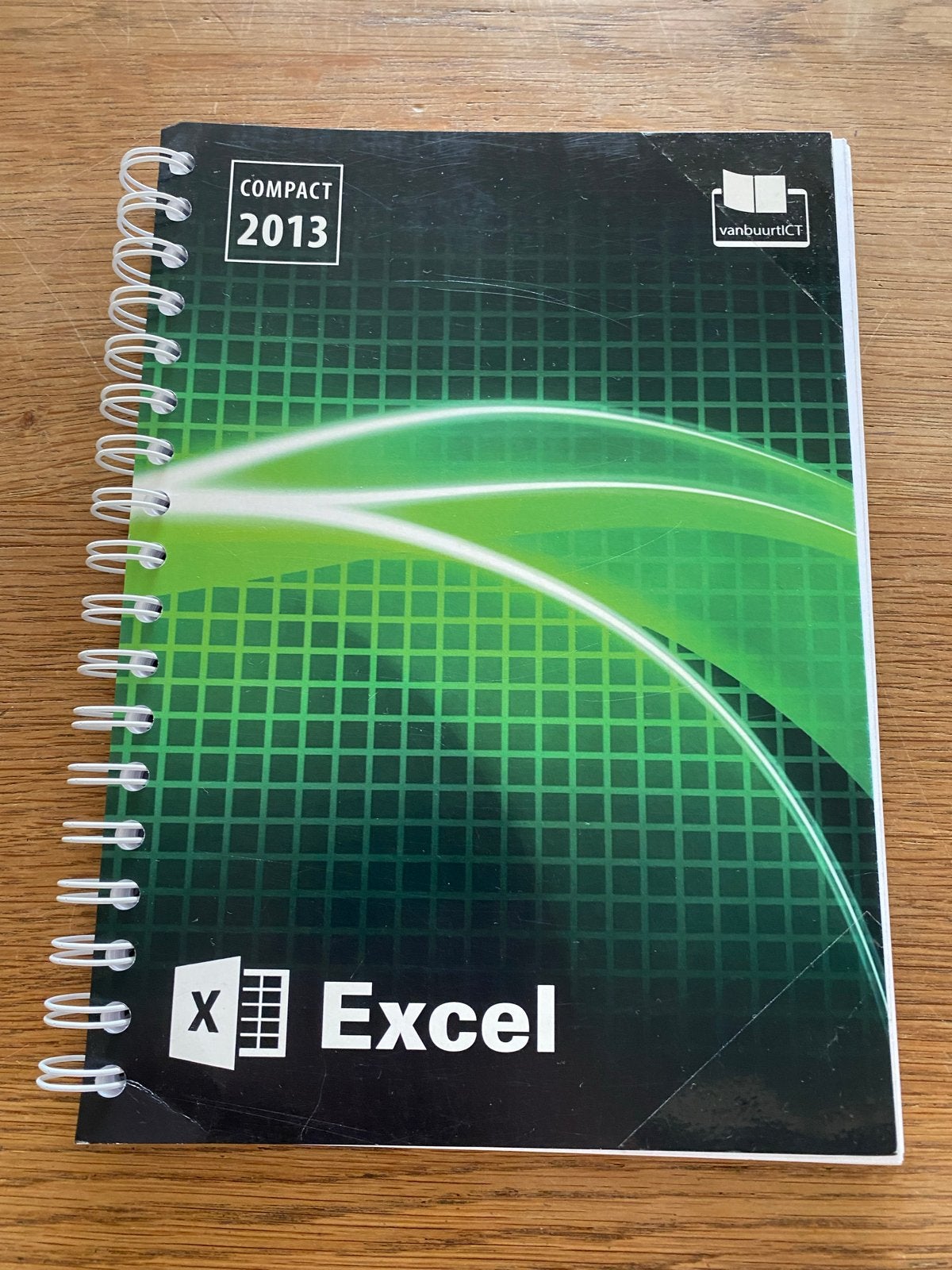 Compact 2013 Excel Boek - vanbuurtICT, Ophalen of Verzenden, Beta, Zo goed als nieuw, Overige niveaus