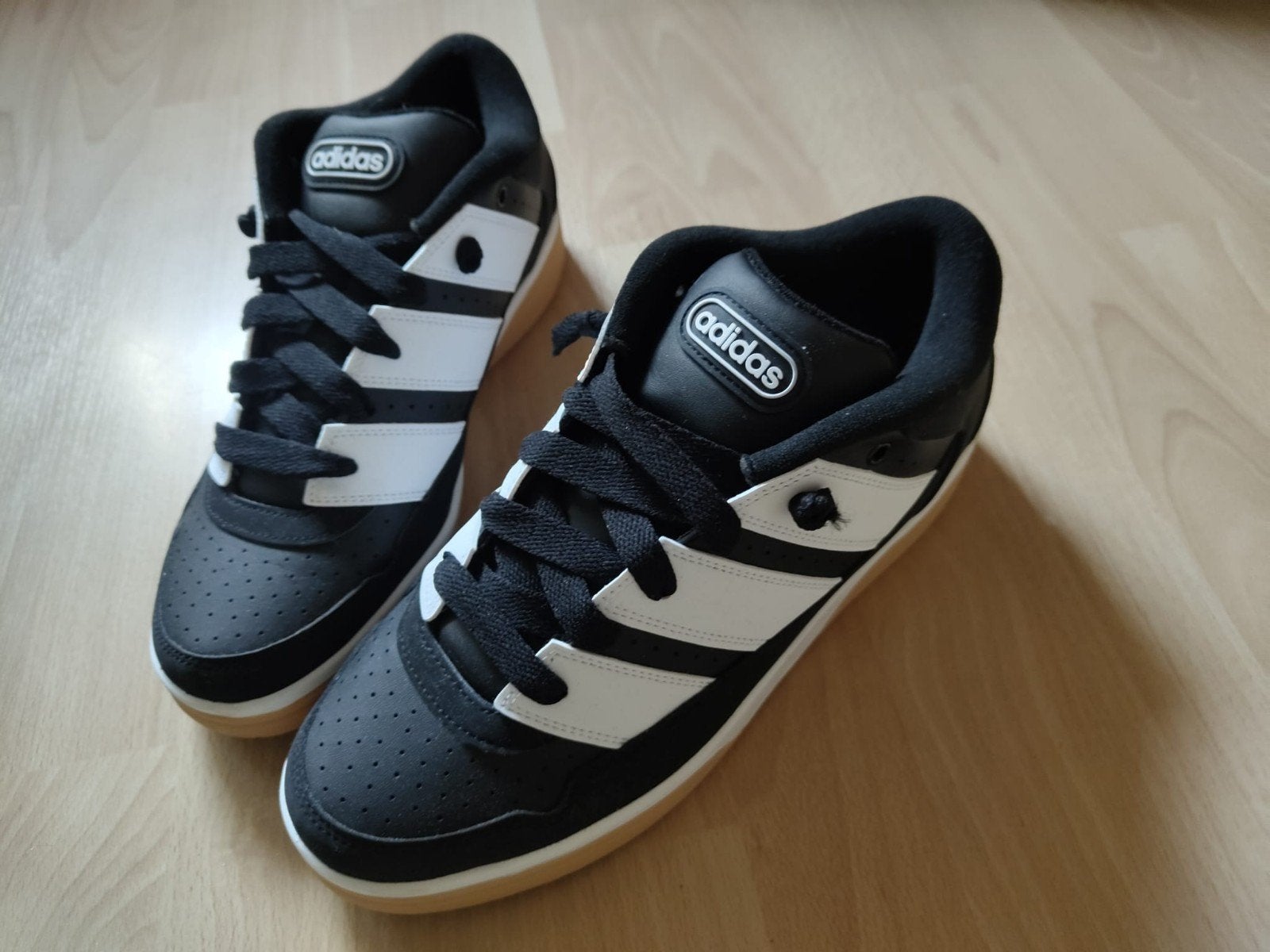 Adidas Sneakers Zwart/Wit - Zo goed als nieuw, Kleding | Heren, Schoenen, Zwart, Ophalen of Verzenden, Adidas, Sneakers of Gympen