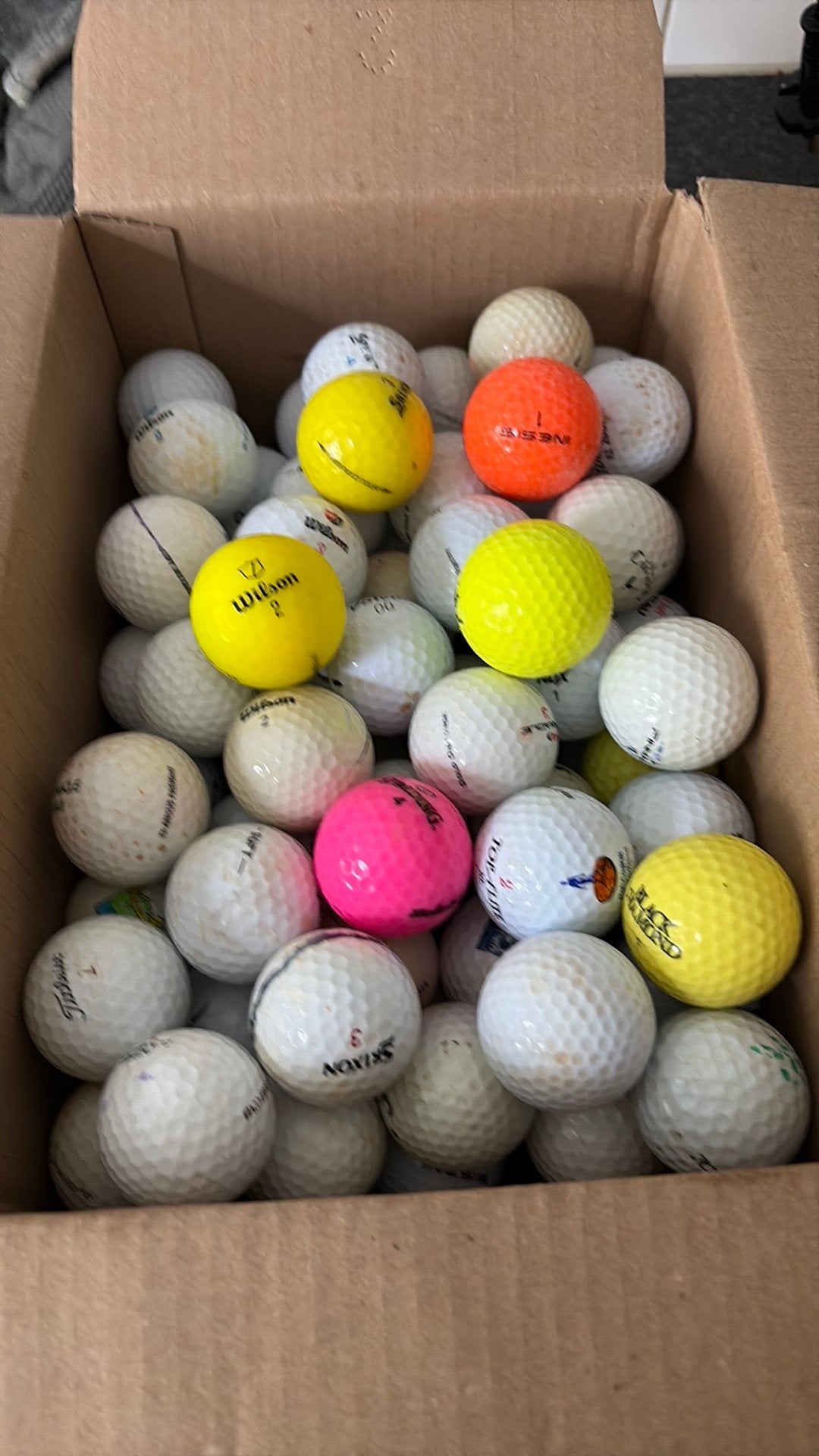 Mix van 100 golfballen, Sport en Fitness, Golf, Ophalen of Verzenden, Zo goed als nieuw, Bal(len)