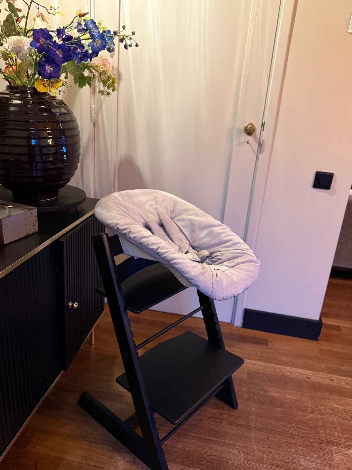 Stokke Tripp Trapp Zwart + Newborn Set + Babyset + Tray, Ophalen, Zo goed als nieuw, Meegroeistoel, Aanschuifbaar