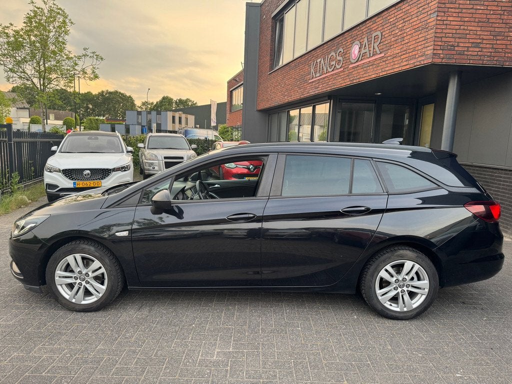 Opel Astra Sports Tourer 1.0 Innovation AUTOMAAT CLIMA CRUIS, Euro 6, 1178 kg, 620 kg, Zwart