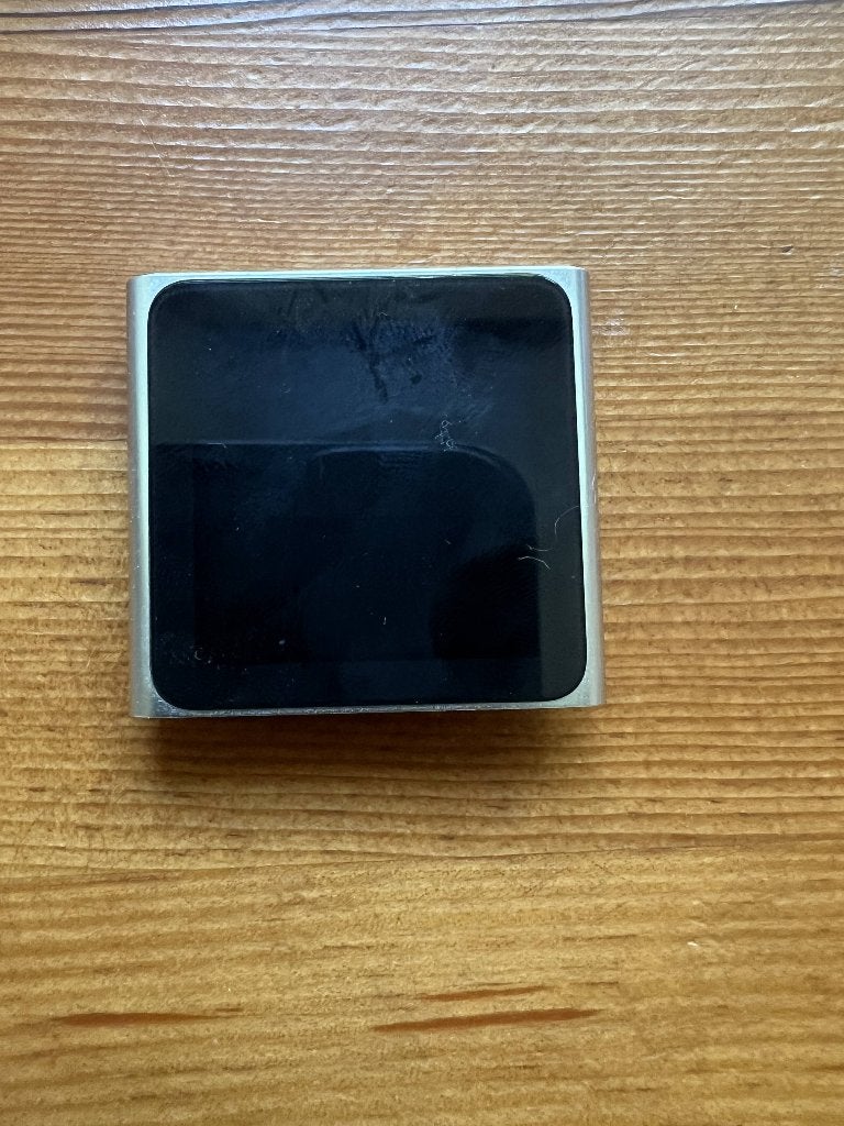 Apple ipod Nano Touchscreen, Audio, Tv en Foto, Mp3-spelers | Apple iPod, Ophalen of Verzenden, Zo goed als nieuw, Nano, Zilver