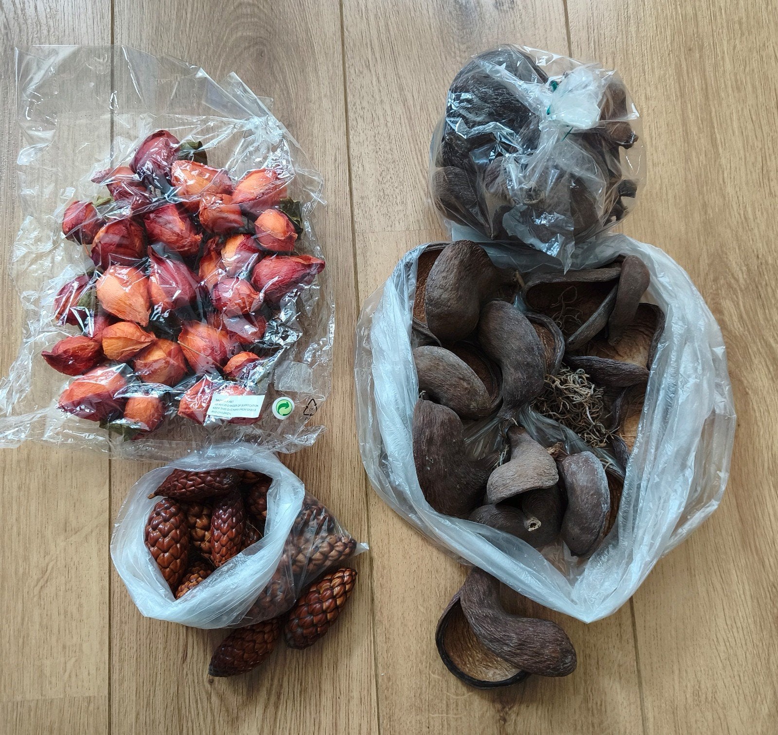 Diverse Knutselmaterialen: Noten, Steentjes, Raffia, Nieuw, Meerkleurig, Ophalen of Verzenden, Natuurlijk materiaal