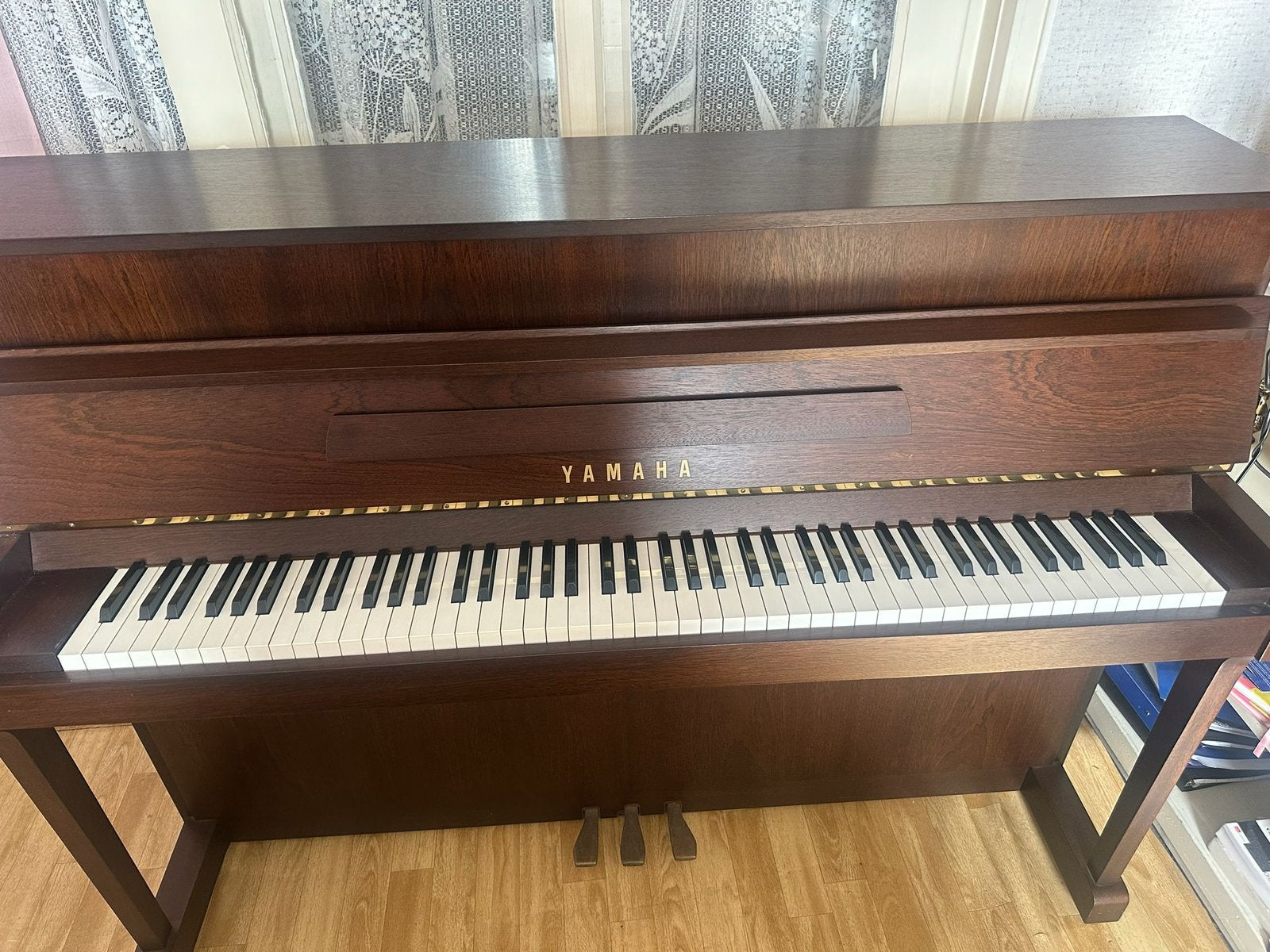 Yamaha piano, Ophalen, Bruin, Zo goed als nieuw, Piano
