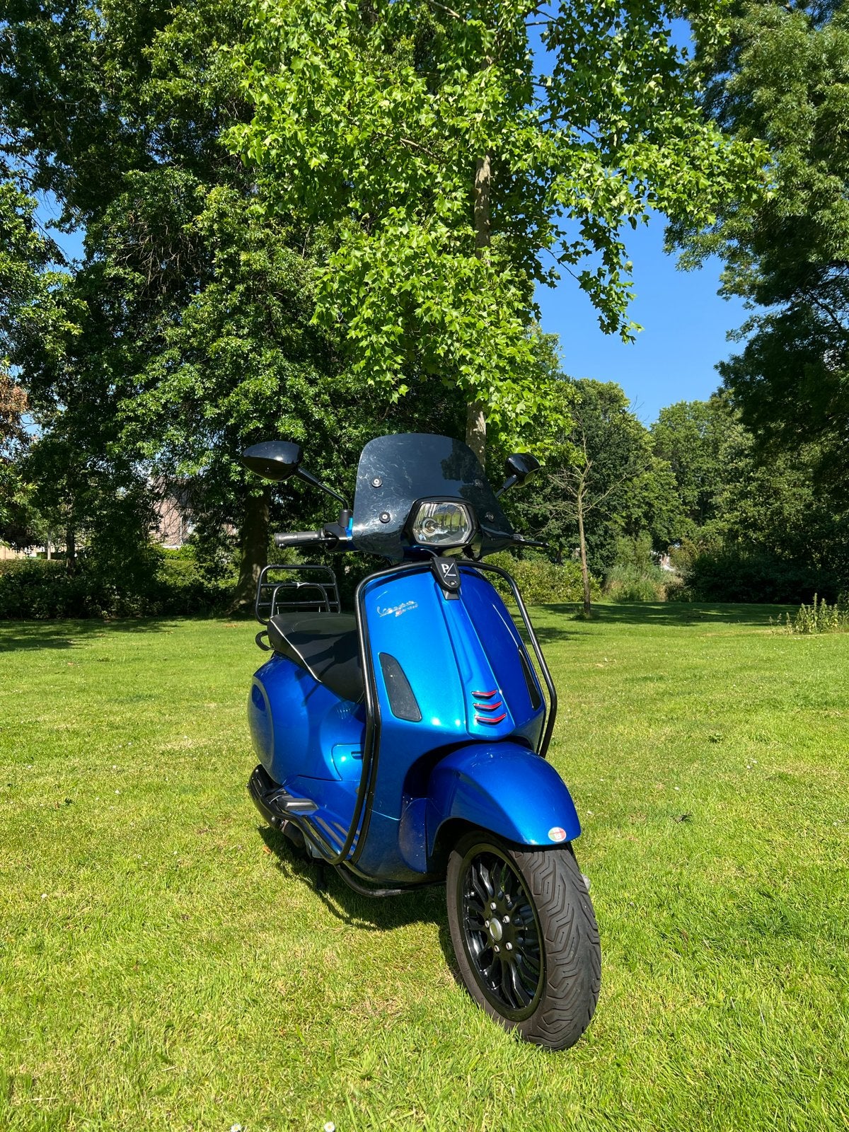 Vespa Sprint 50cc 4-takt - Blauw - Zo goed als nieuw, Fietsen en Brommers, Scooters | Vespa, Ophalen, Overige modellen, Maximaal 45 km/u
