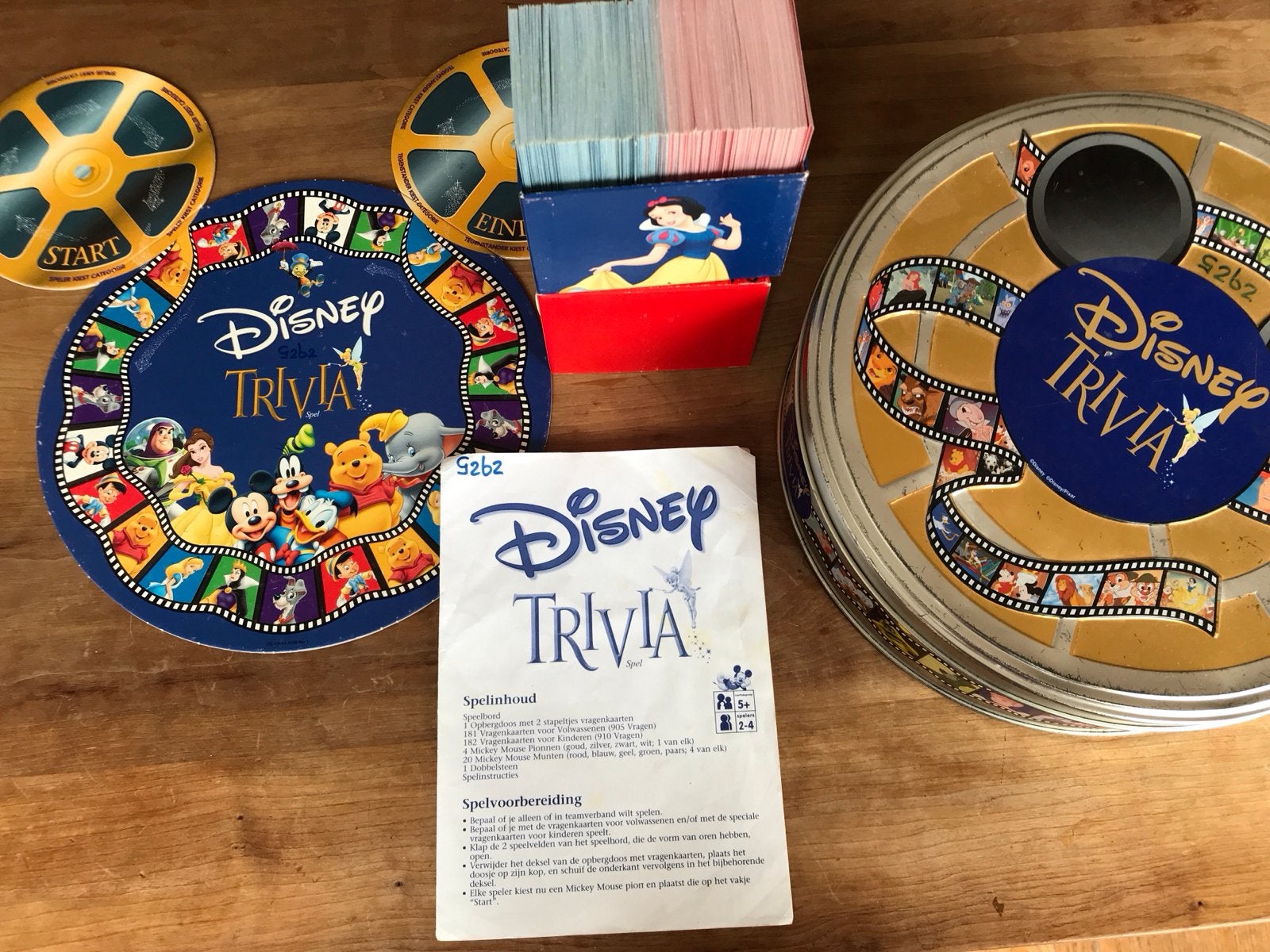 Disney Trivia Bordspel - Compleet met Doos en Kaarten, Drie of vier spelers, Ophalen of Verzenden, Gebruikt