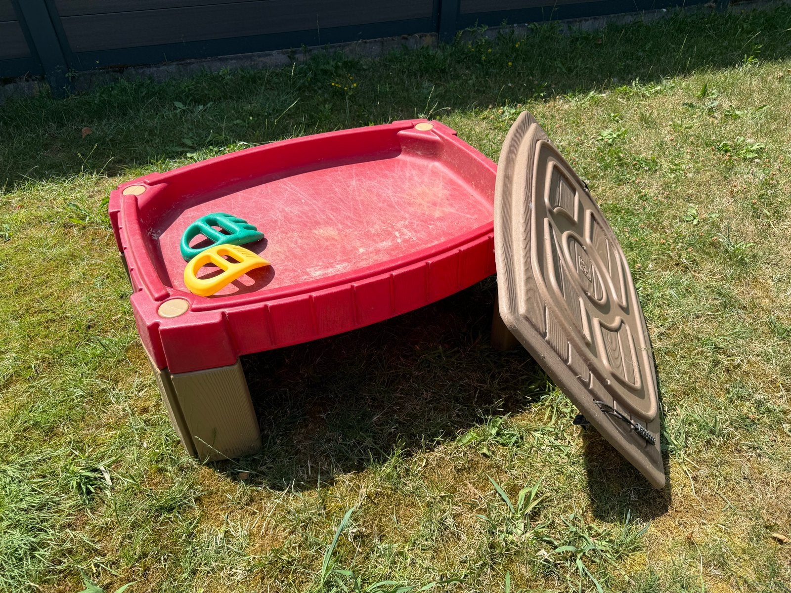 Zand- en watertafel met deksel, Ophalen, Gebruikt
