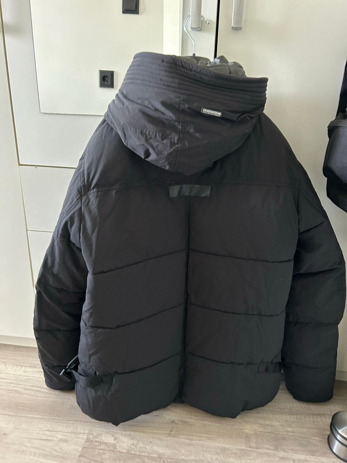 Khujo Zwarte Winterjas Maat L, Ophalen of Verzenden, Zo goed als nieuw, Maat 52/54 (L), Zwart