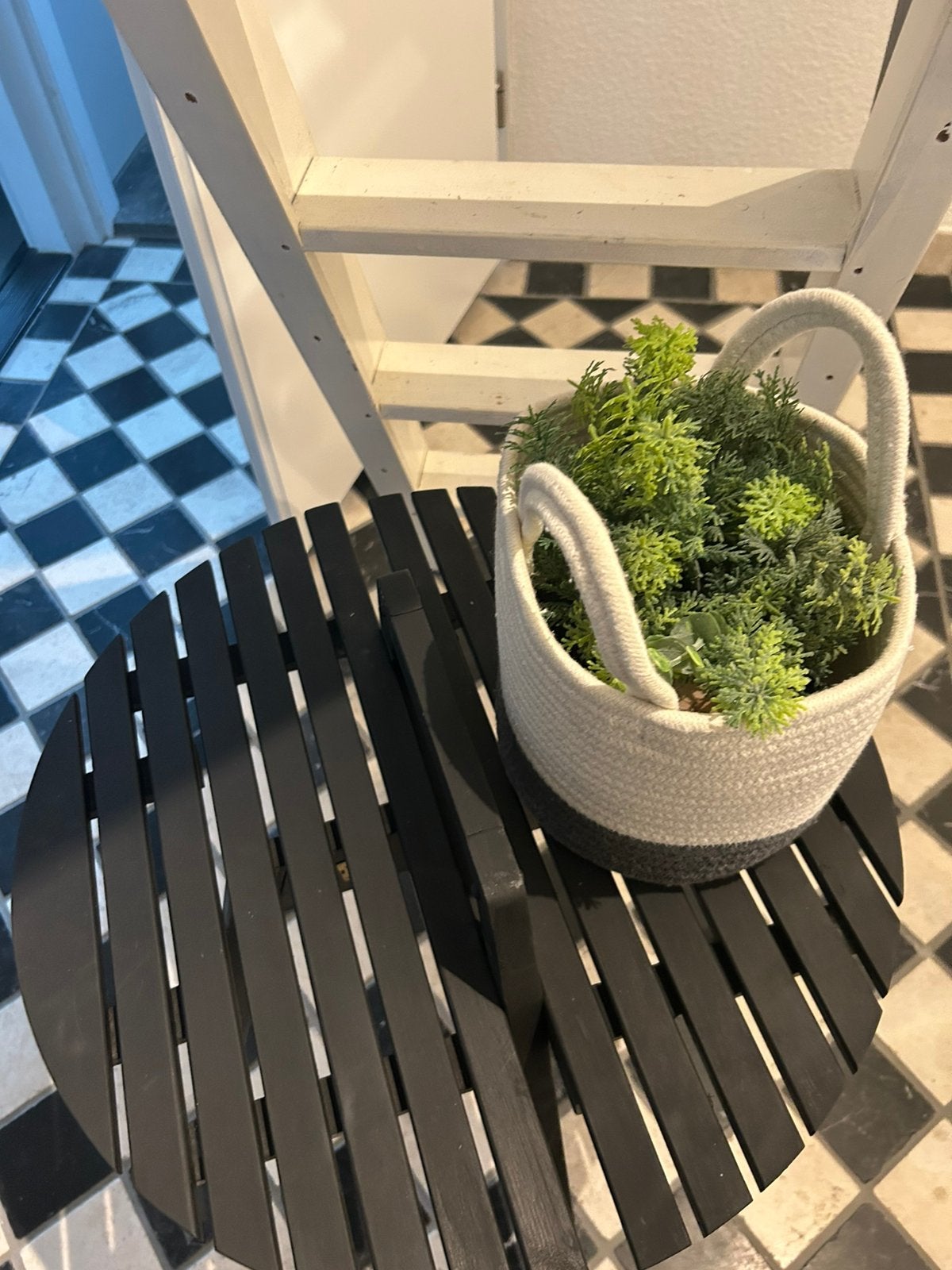 Mooi bijzettafeltje tuintafel hout zwart hamdvat zgan, Ophalen, Zo goed als nieuw, Rechthoekig, Hout