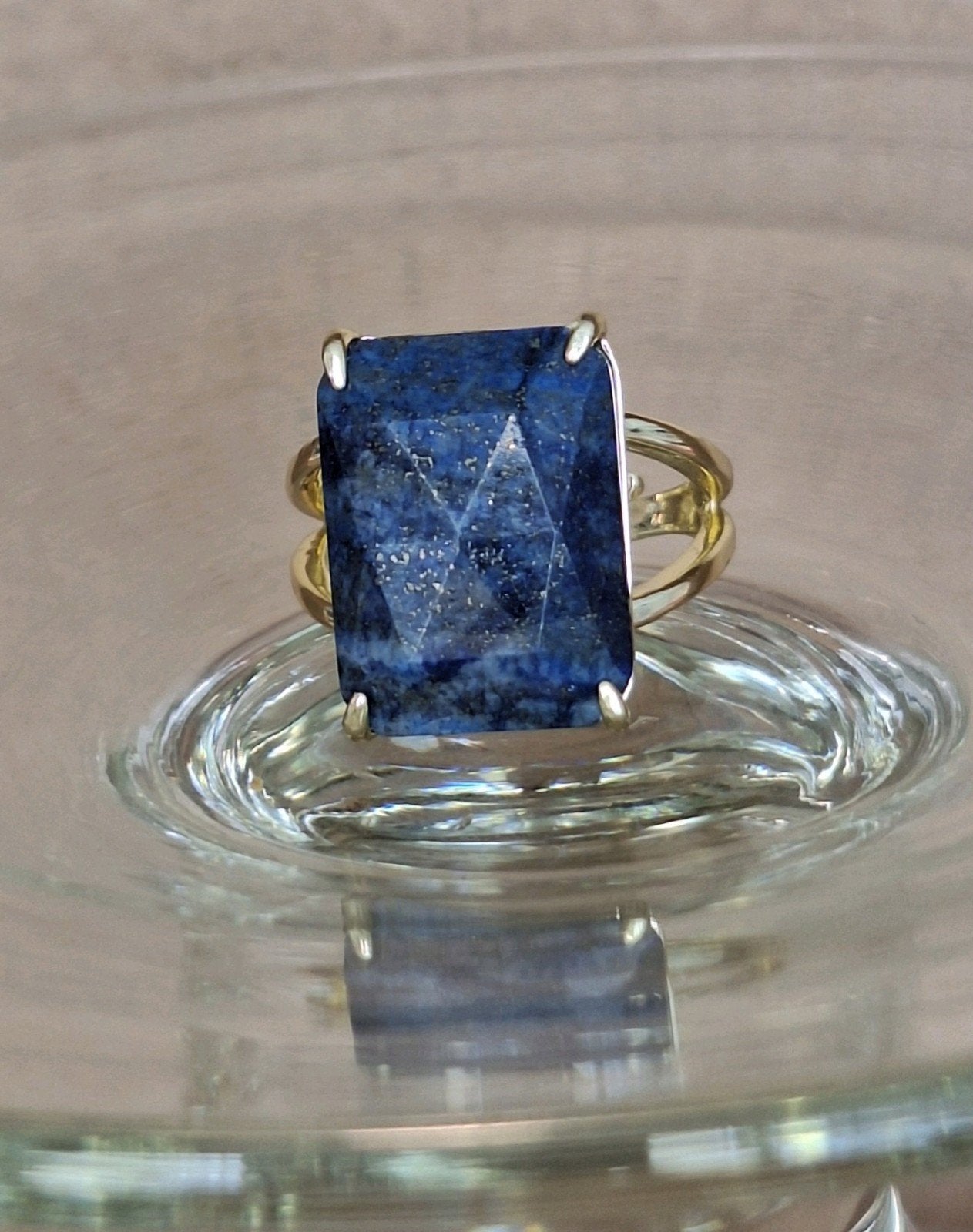 vergulde edelsteen ring, 20 of groter, Blauw, Nieuw, Ophalen of Verzenden