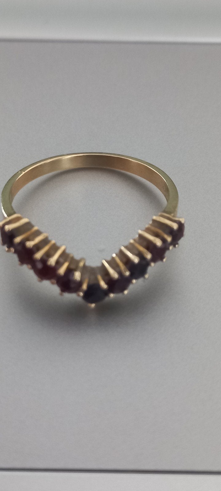Gouden 14 karaat granaat ring, 19 tot 20, Ophalen of Verzenden, Zo goed als nieuw, Dame