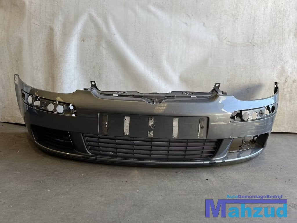VW GOLF 5 Grijs voorbumper bumper 2003-2008, Auto-onderdelen, Gebruikt, Volkswagen AG, Bumper, Berliner Ring 2
38440  Wolfsburg, DE