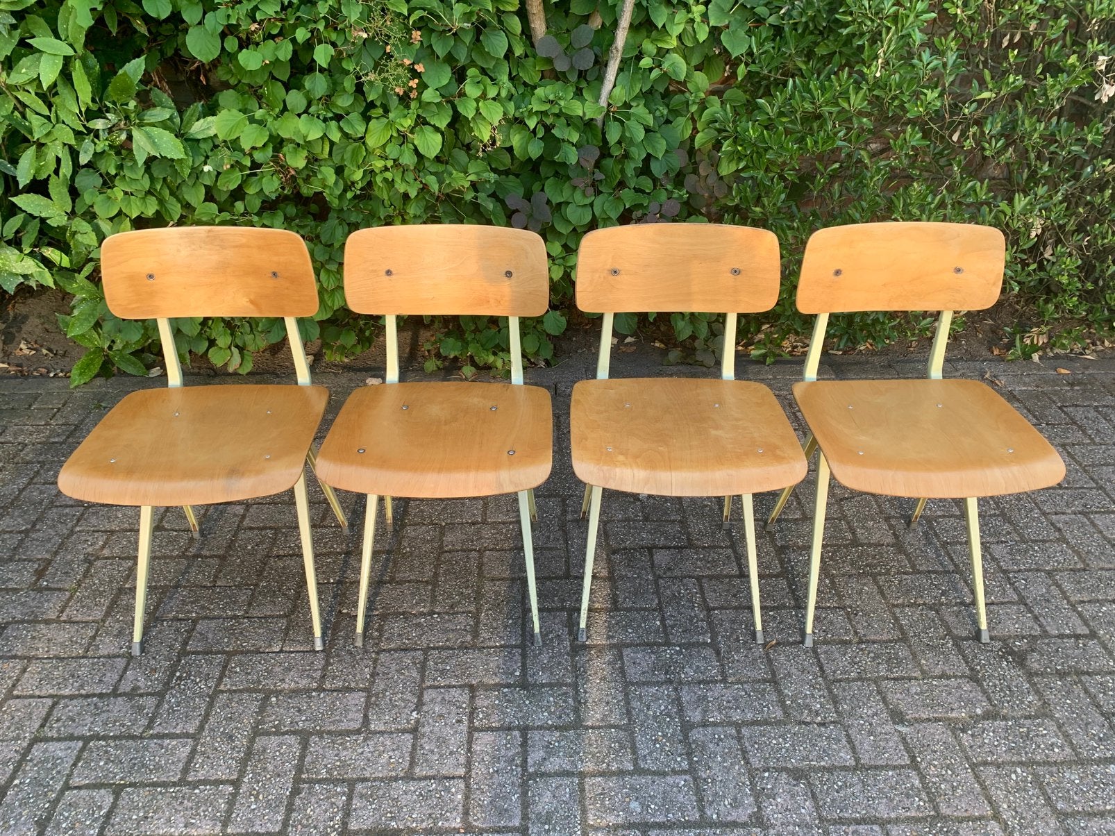4 Revolt stoelen – Friso Kramer 1960 – berken / lichtgeel, Ophalen, Overige kleuren, Vier, Hout