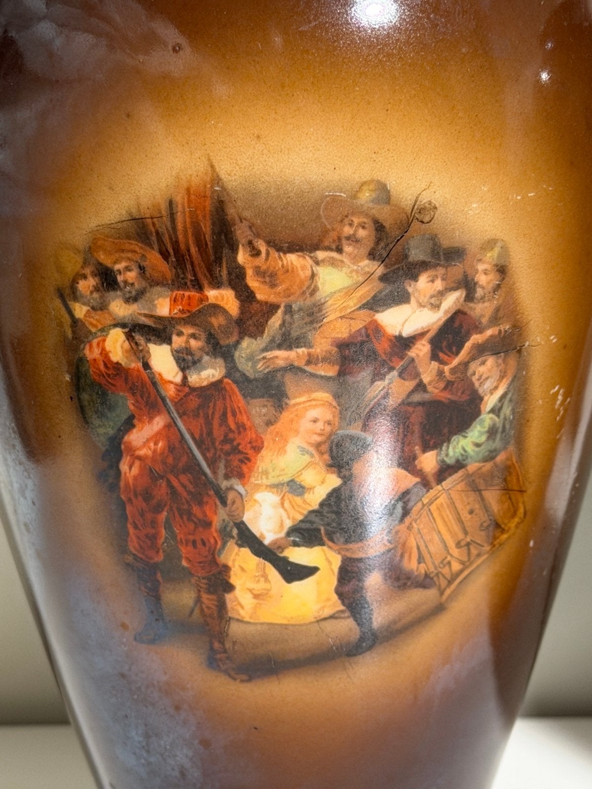 Decoratieve vaas met De Nachtwacht afbeelding, Ophalen