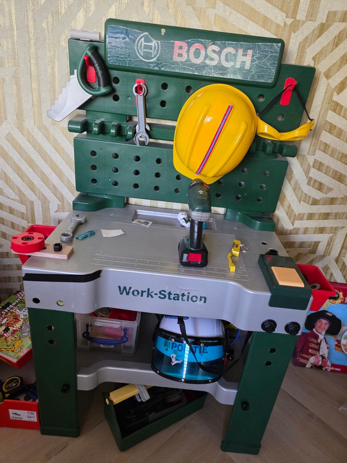 Bosch Work-Station speelgoedwerkbank met accessoires, Ophalen of Verzenden, Gebruikt, Knutselen