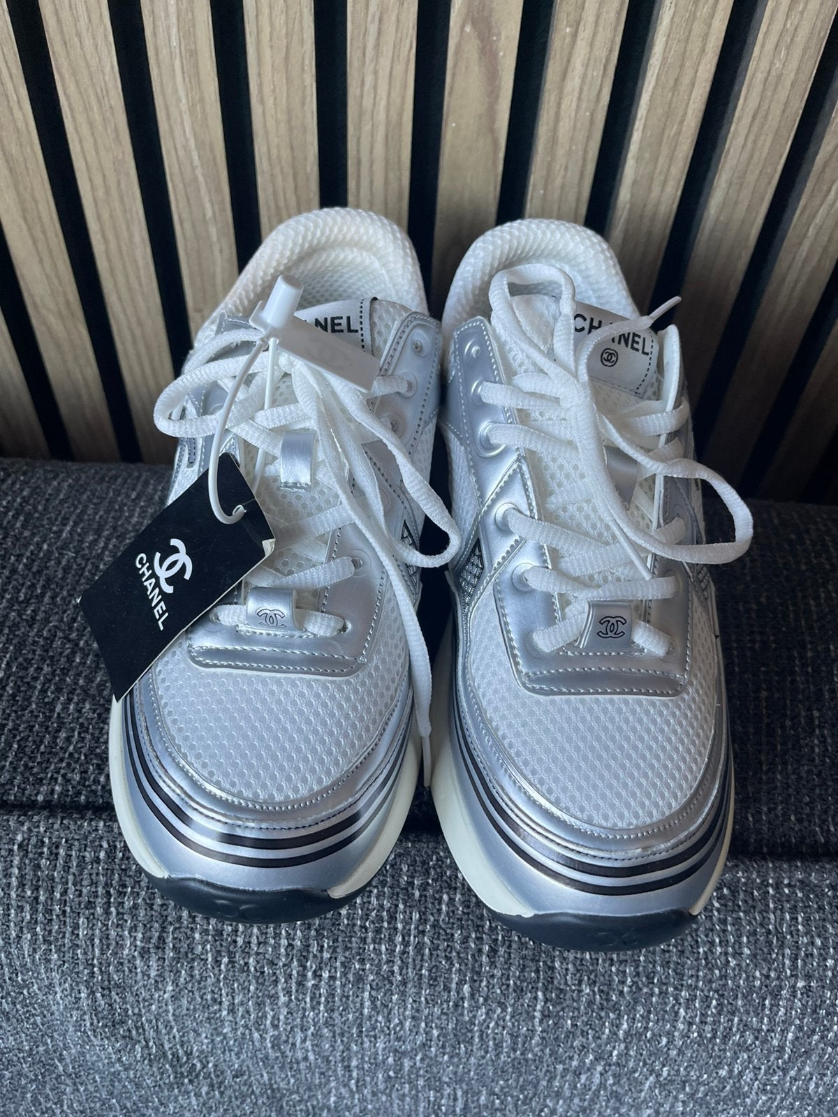 Chanel sneakers nieuw maat 40, Kleding | Dames, Schoenen, Ophalen of Verzenden, Zo goed als nieuw, Zwart, Sneakers of Gympen