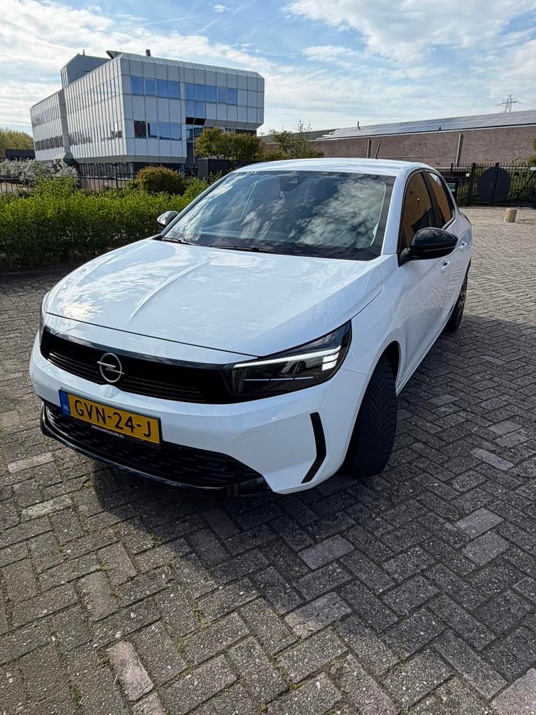 Opel Corsa F 1.2 Start/stop 75pk 2024 Wit, Auto's, Voorwielaandrijving, Stof, Zwart, 1199 cc