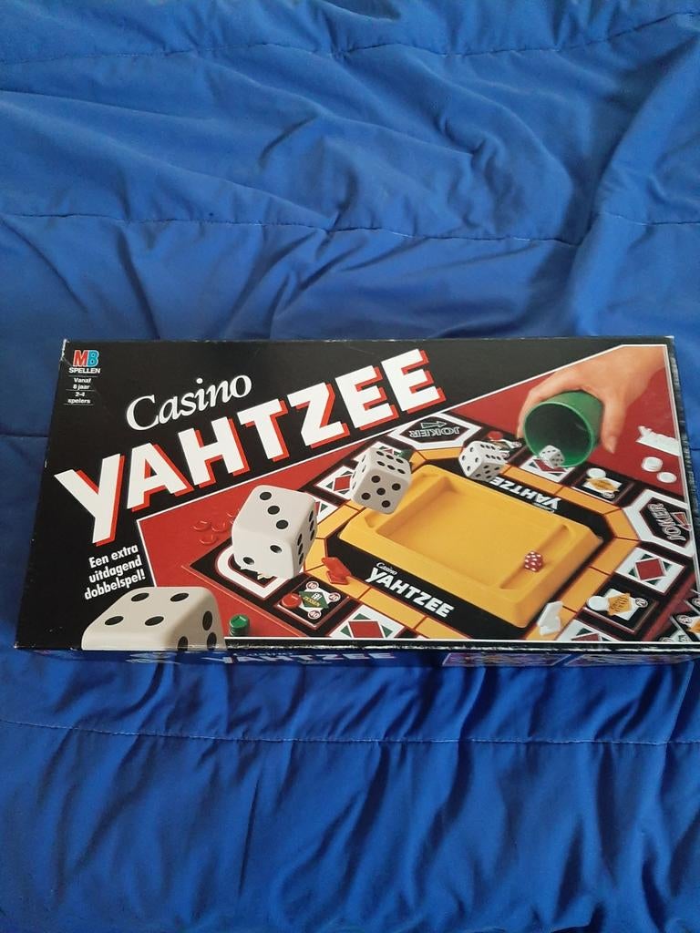 Casino Yahtzee Dobbelspel - MB Spellen, Drie of vier spelers, Ophalen of Verzenden, Gebruikt, MB Spellen