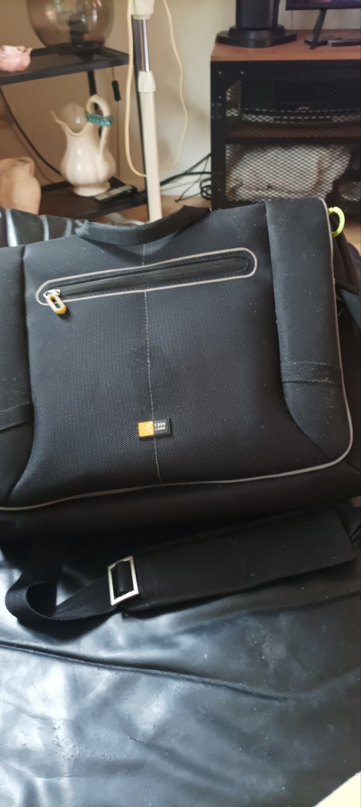 Robuuste laptoptas 17 inch met veel vakken, Computers en Software, Ophalen, Overige typen, Zo goed als nieuw, Gevoerd laptopvak