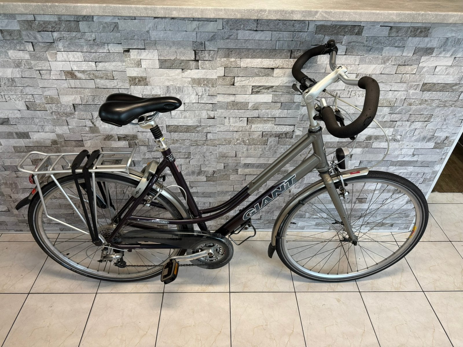 Damesfiets Giant D57cm. V8., Fietsen en Brommers, Fietsen | Dames | Damesfietsen, Ophalen, Gebruikt, Velgrem, Versnellingen