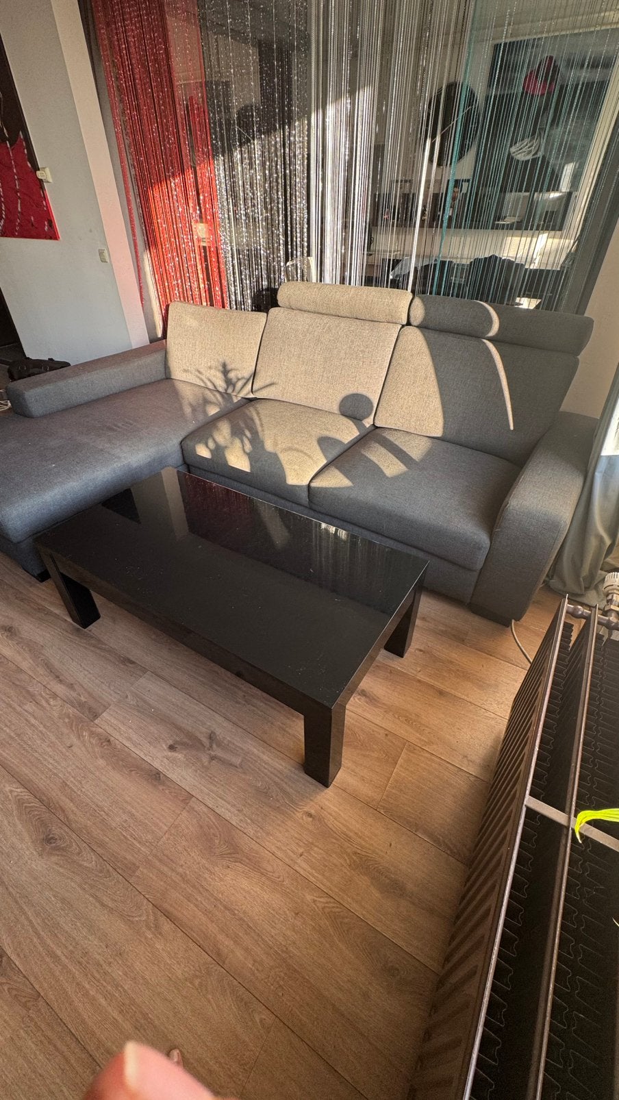 Driehoek bank met gratis mooie zwarte tafel, Huis en Inrichting, Ophalen, 250 tot 300 cm, Gebruikt, Hoekbank