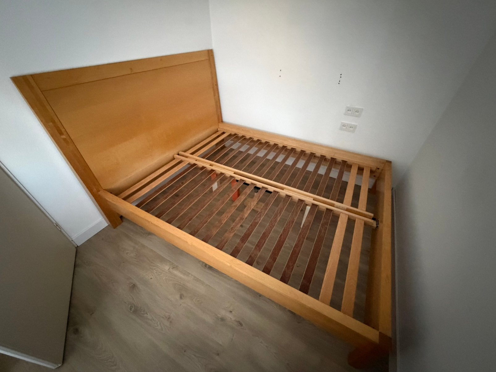 Bedframe inclusief lattenbodem 180 x 200 cm, Ophalen, Tweepersoons, Zo goed als nieuw, 180 cm