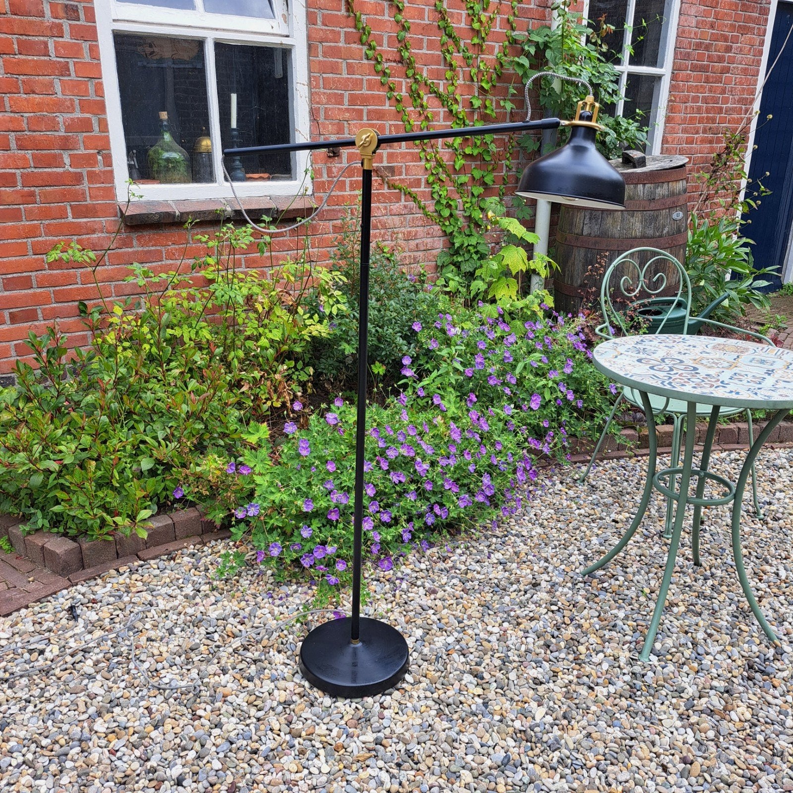 Zwarte Vloerlamp met Messing Details, Ophalen, Gebruikt, E27 (groot), Metaal