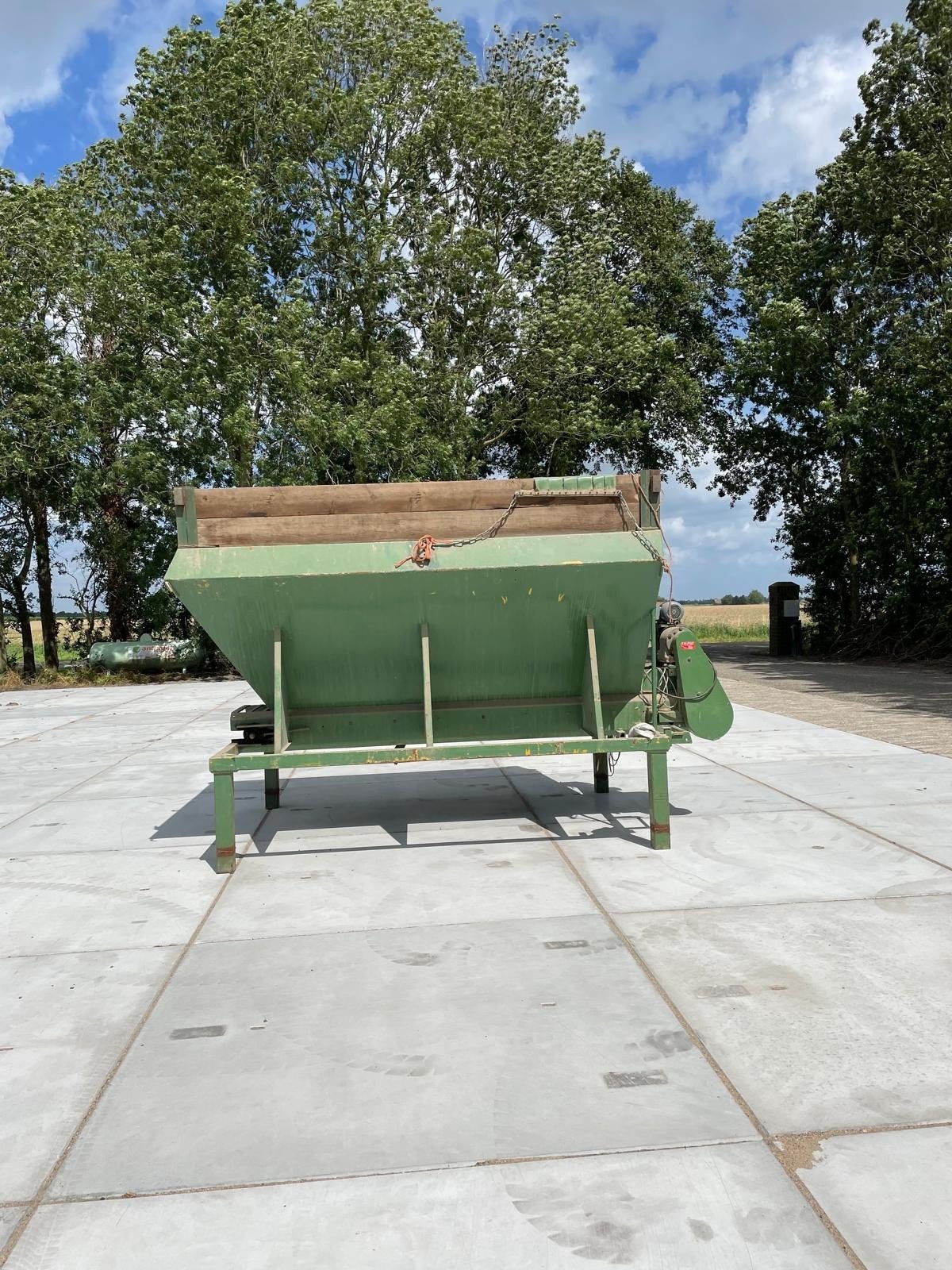 sorteerbunker, doseerbunker, voorraadbunker aardappelen, Doe-het-zelf en Verbouw, Ophalen, Gebruikt
