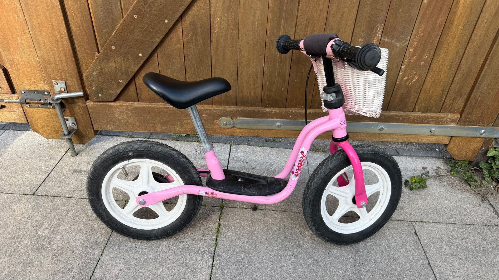 Roze Puky loopfiets met mandje - Zo goed als nieuw, Ophalen, Zo goed als nieuw, Velgrem, Minder dan 16 inch