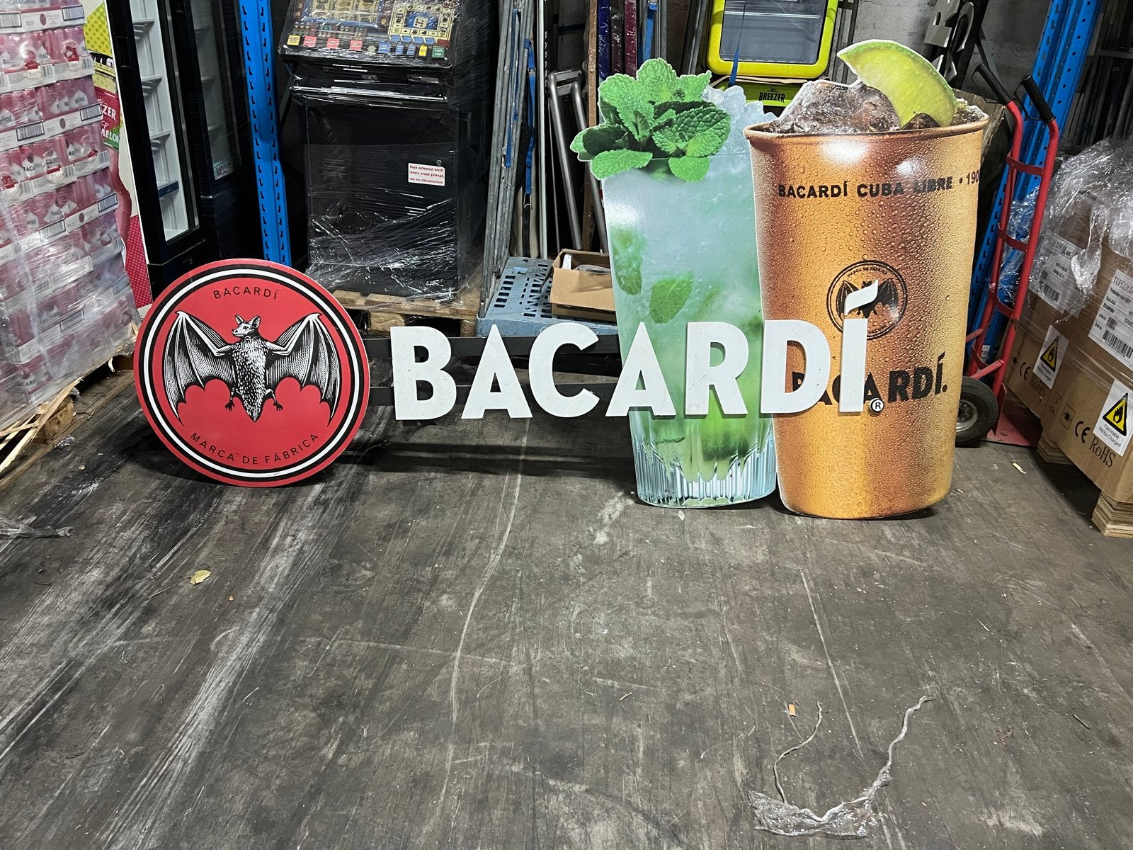 Bacardi Reclame Display Set - Vleermuis Logo & Cocktails, Ophalen, Gebruikt, Reclamebord