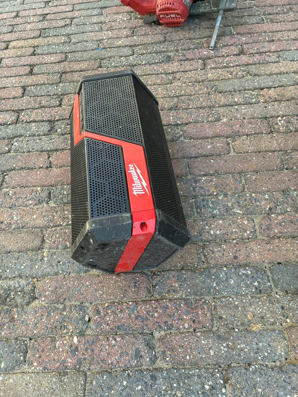 Milwaukee M18 Bluetooth Speaker - Gebruikt, Doe-het-zelf en Verbouw, Gereedschap | Overige machines, Ophalen of Verzenden, Gebruikt