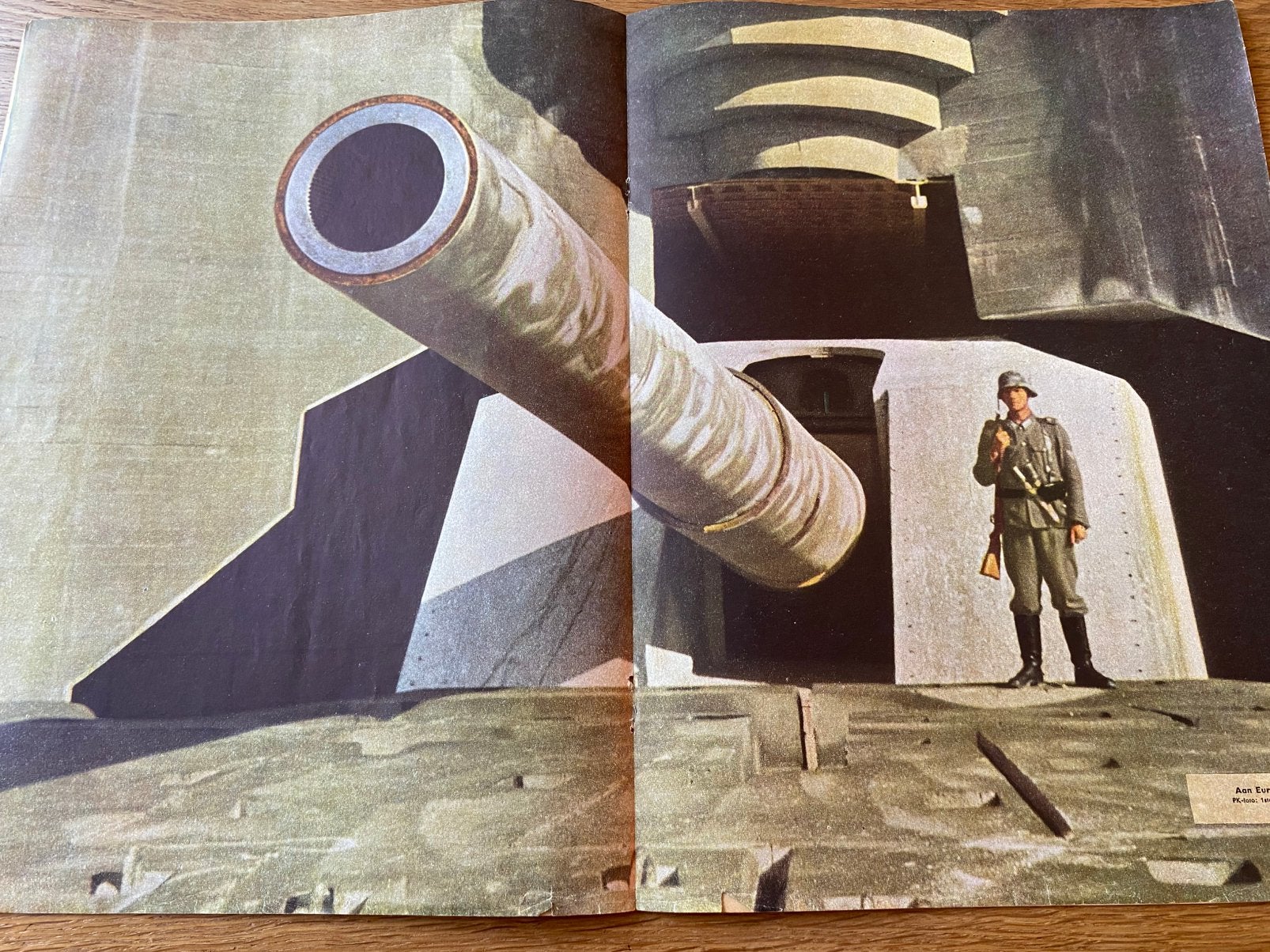 Tijdschrift Signaal nr. 4 - 1944 wo2, Ophalen of Verzenden, Nederland, Boek of Tijdschrift