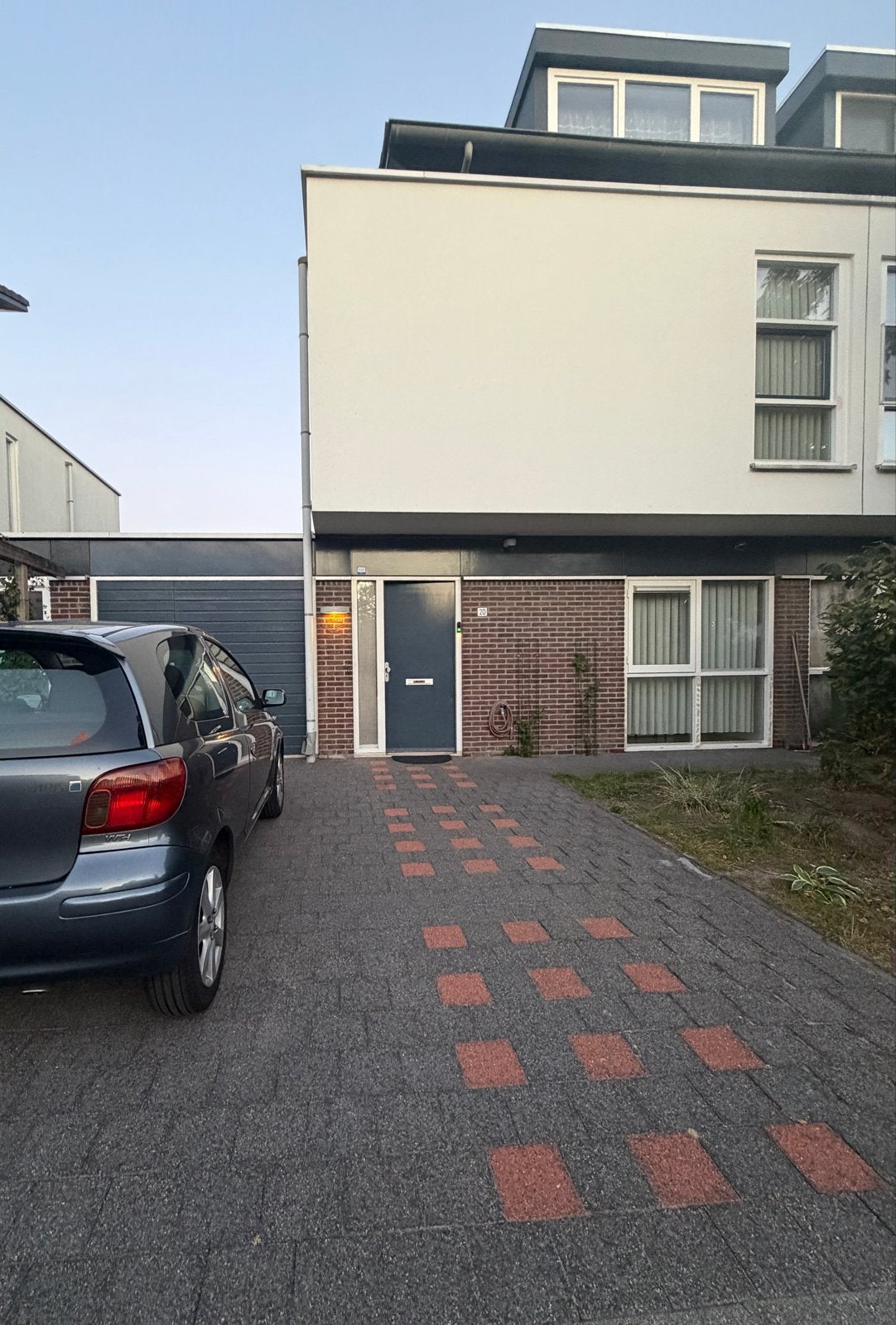 Privé parkeerplek nabij vliegveld Eindhoven, Meerhoven, Auto diversen