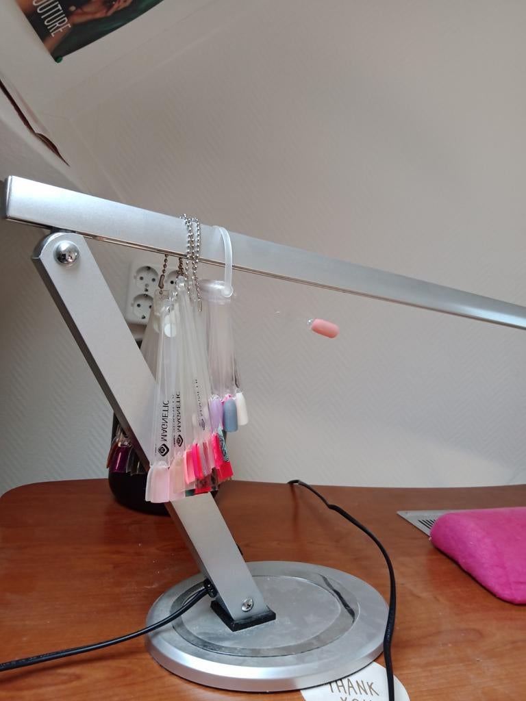 Lamp voor nagelstyliste tafel, Huis en Inrichting, Lampen | Tafellampen, Ophalen of Verzenden, Zo goed als nieuw, Minder dan 50 cm
