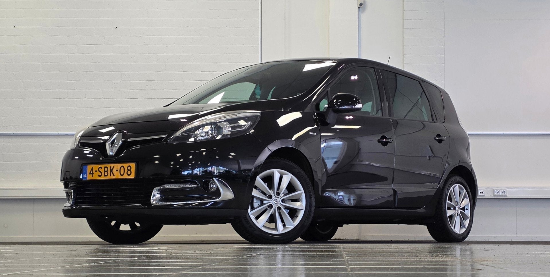 Renault Scénic 1.2 TCe Bose Trekhaak Camera Navi 3e Eigenaa, Auto's, Renault, Voorwielaandrijving, Euro 5, Gebruikt, 4 cilinders