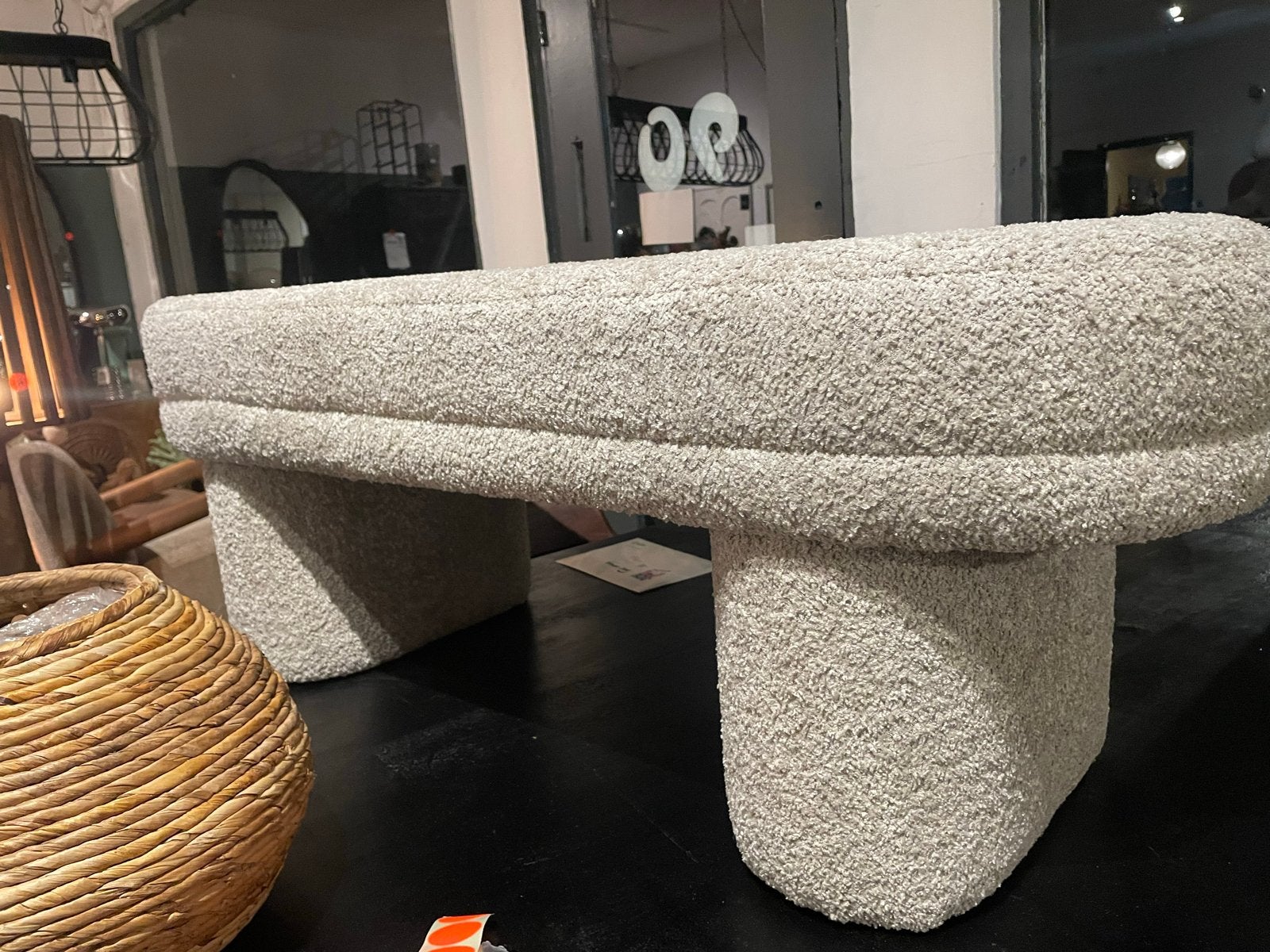 Eetkamerbank Poef Beige/Wit Bouclé 120cm, Huis en Inrichting, Ophalen, Nieuw, Stof, 100 tot 125 cm