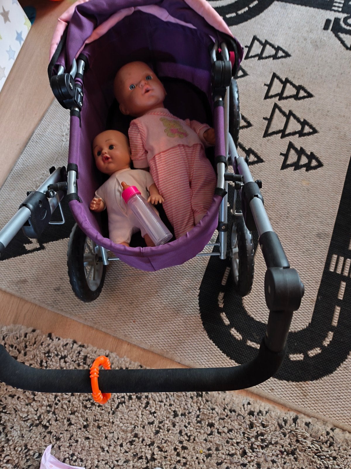 Poppenwagen met 2 babypoppen, Ophalen of Verzenden