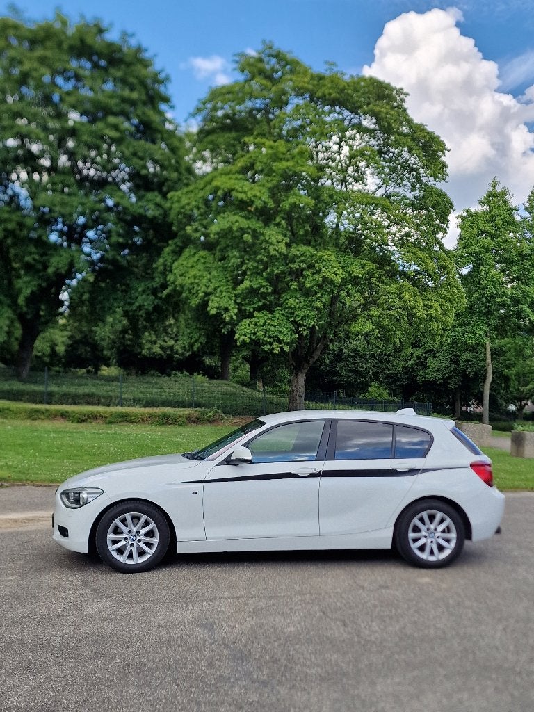 BMW 1-Serie 118I 125KW 5DR Aut8 2011 Wit, Auto's, Achterwielaandrijving, 4 cilinders, 1290 kg, Wit