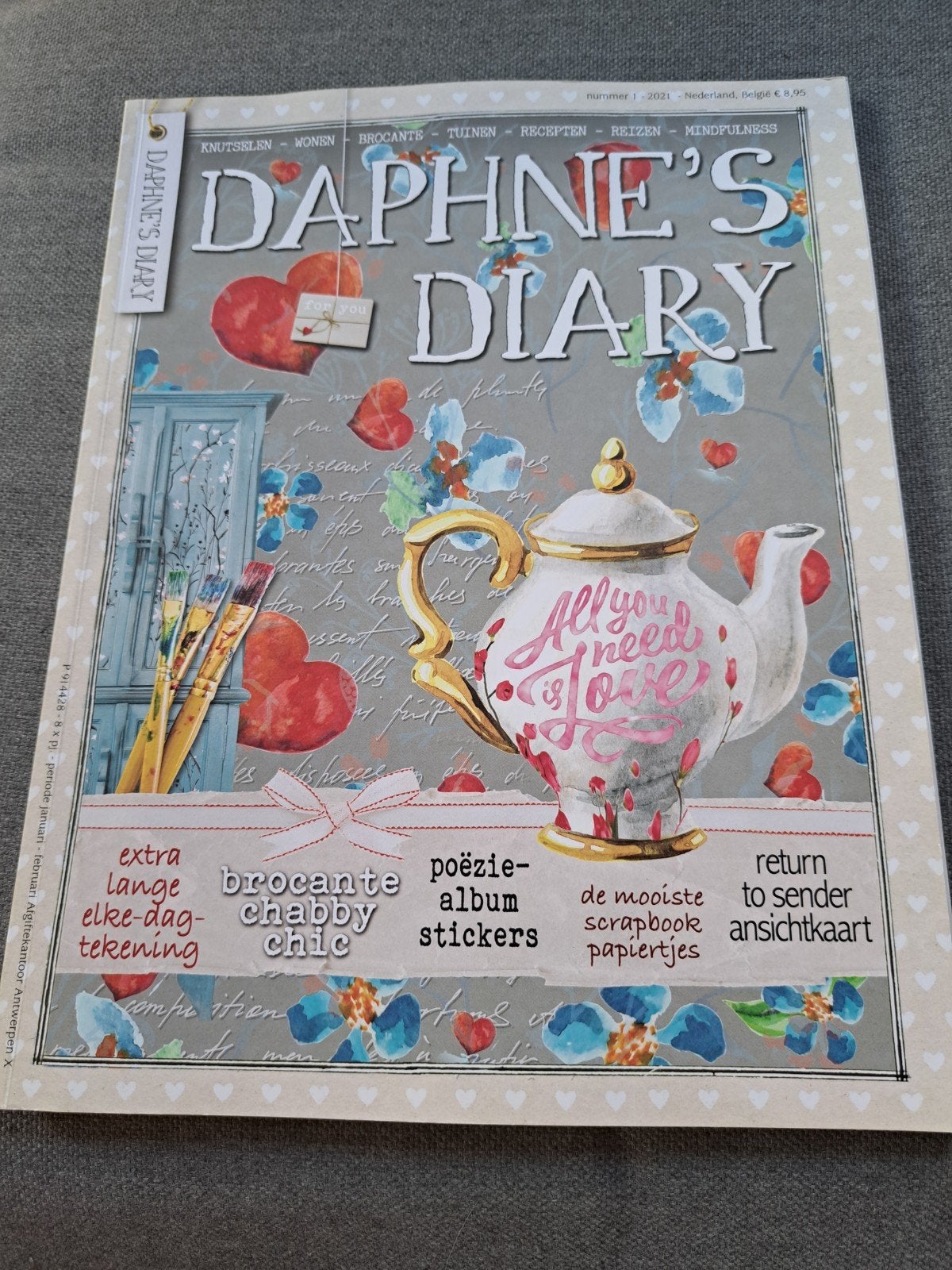 T: Daphne's Diary - Nummer 1 - 2021, Boeken, Ophalen of Verzenden, Zo goed als nieuw, Overige typen