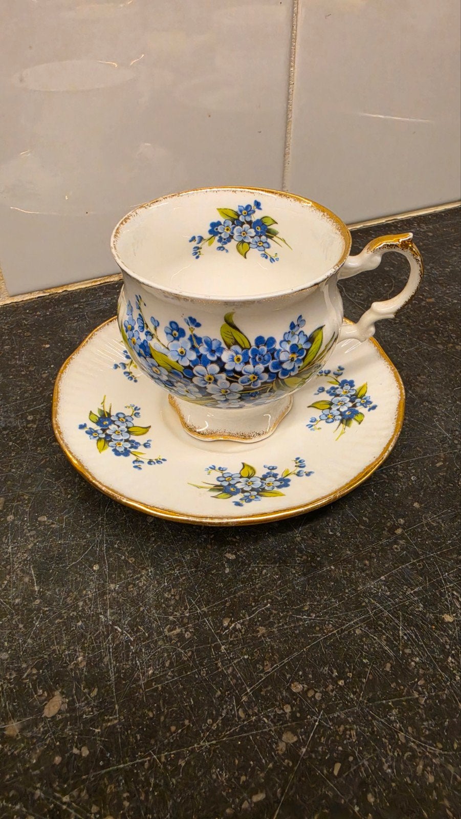 Elizabethan Fine Bone China kop en schotel, Ophalen
