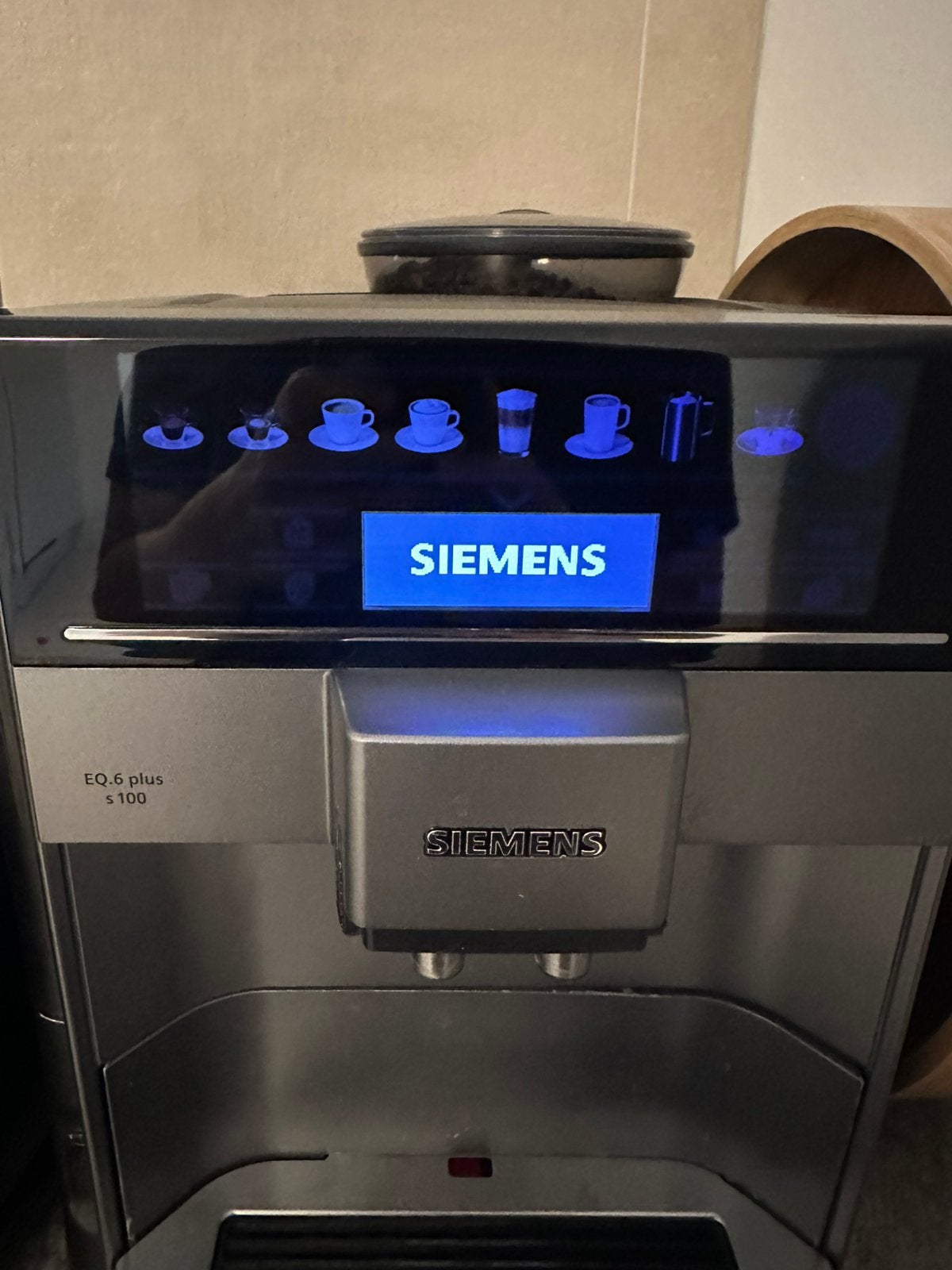 ZGAN Siemens eq6 plus s 100, Ophalen, Zo goed als nieuw, Koffiemachine