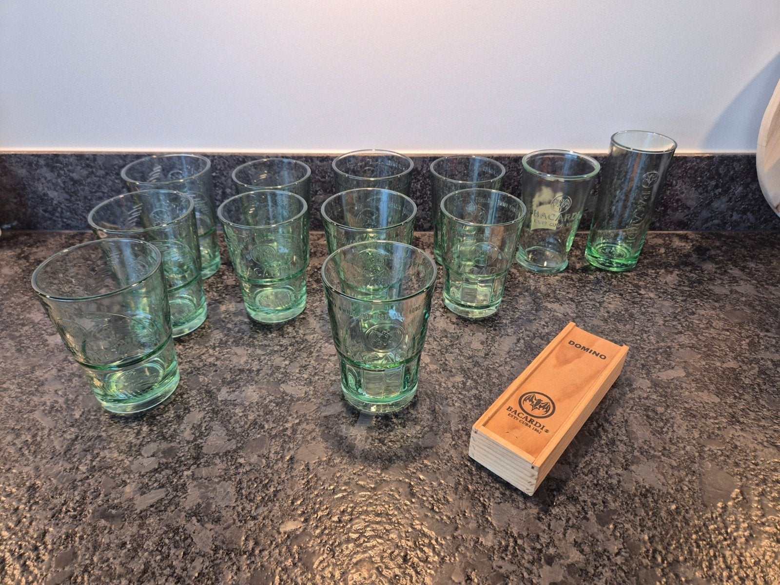 Bacardi glazen, Verzamelen, Verzenden, Zo goed als nieuw