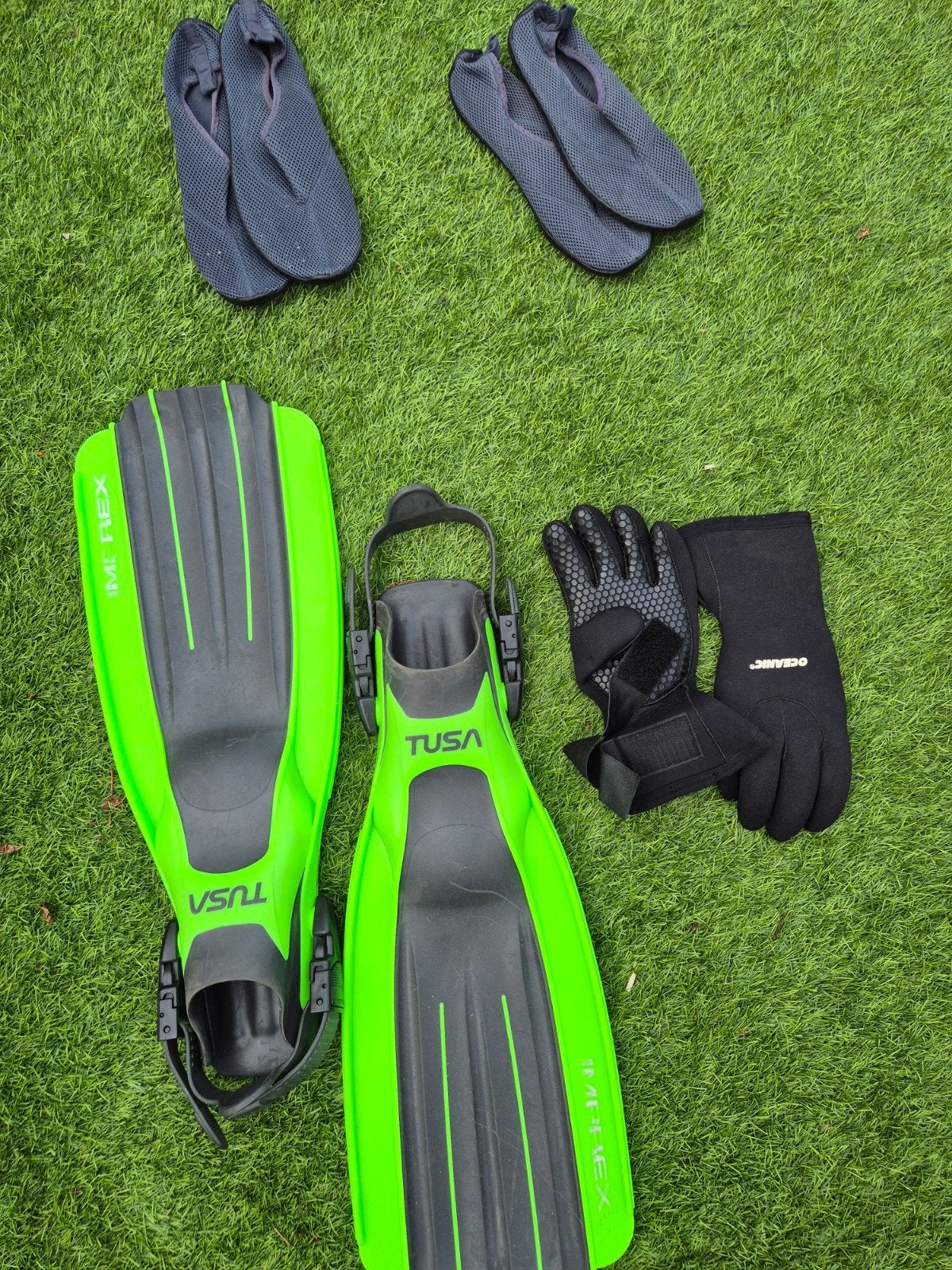Duikvinnen, duikhandschoenen en waterschoenen, Ophalen of Verzenden, Gebruikt, Zwem- of Duikvliezen