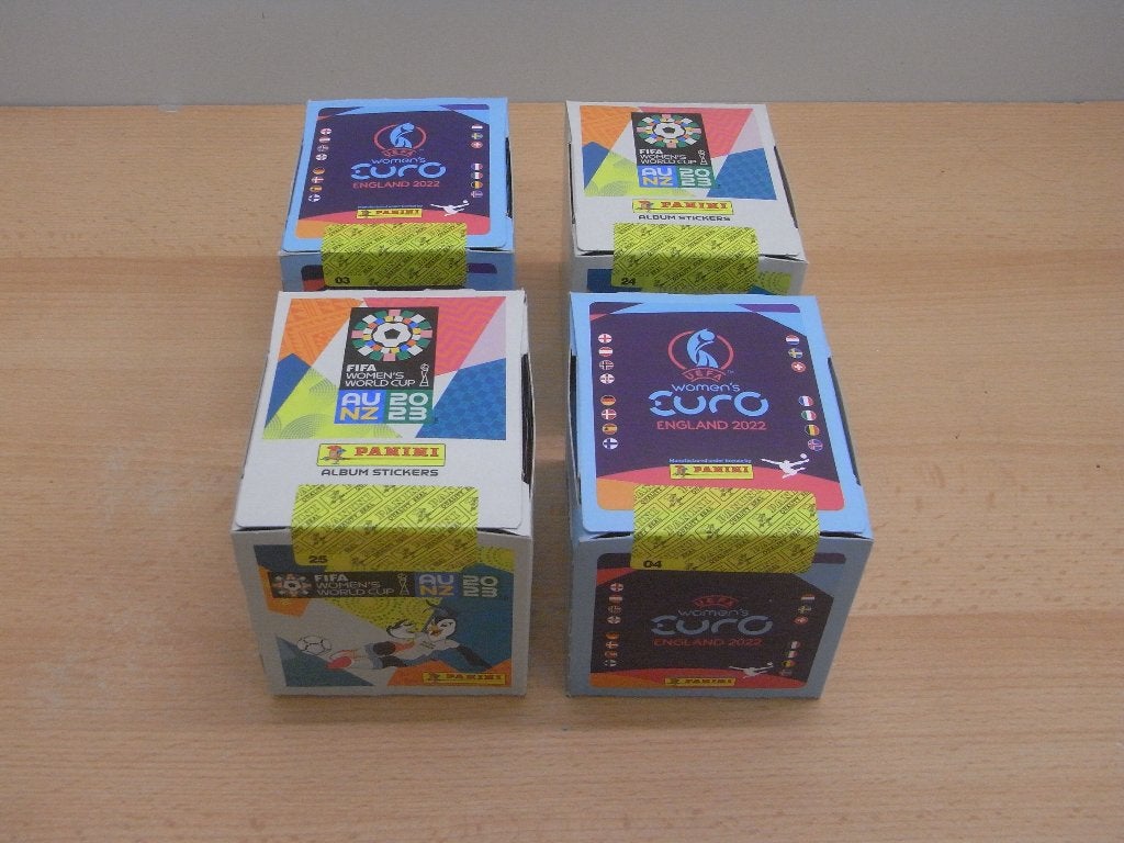 Panini Women 2x box Euro 2022 + 2x box Worldcup 2023, Ophalen of Verzenden, Nieuw, Buitenlandse clubs, Poster, Plaatje of Sticker